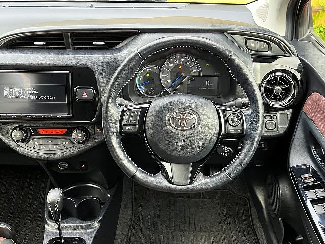 2017 Toyota VITZ 缩略图 14