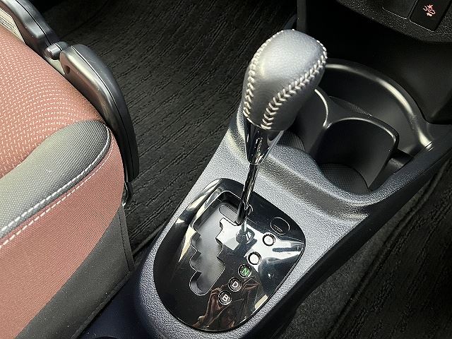 2017 Toyota VITZ 缩略图 20