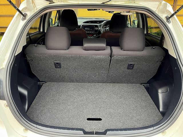 2017 Toyota VITZ 缩略图 21