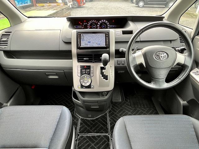 2009 Toyota VOXY 照片 2