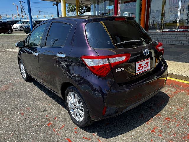2017 Toyota VITZ 照片 9