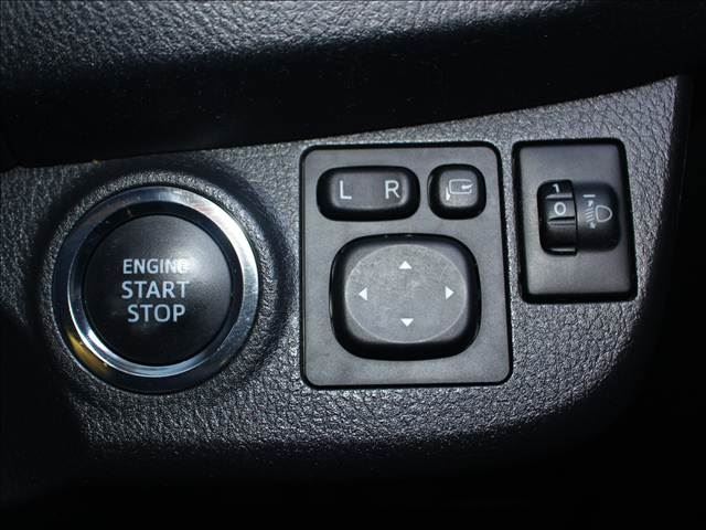 2017 Toyota VITZ 缩略图 16