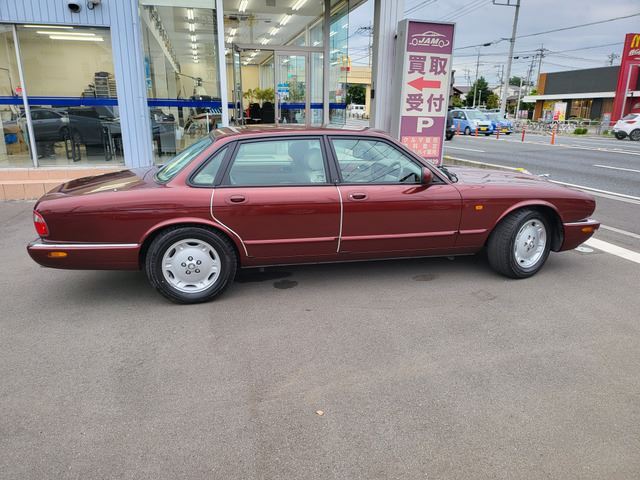صورة مصغرة 11 لـ 1999 Jaguar XJ