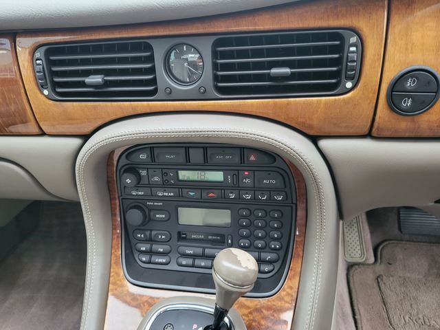 صورة مصغرة 35 لـ 1999 Jaguar XJ