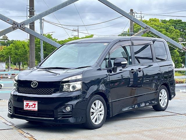 2011 Toyota VOXY 照片 1