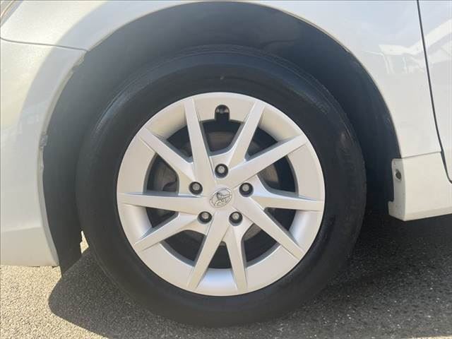2011 Toyota PRIUS ALPHA 缩略图 13