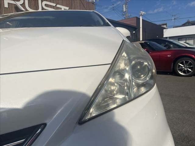 2011 Toyota PRIUS ALPHA 缩略图 11