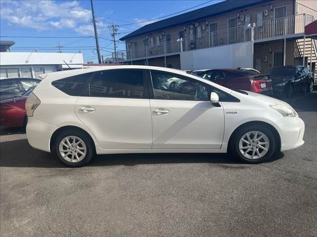 2011 Toyota PRIUS ALPHA 缩略图 16