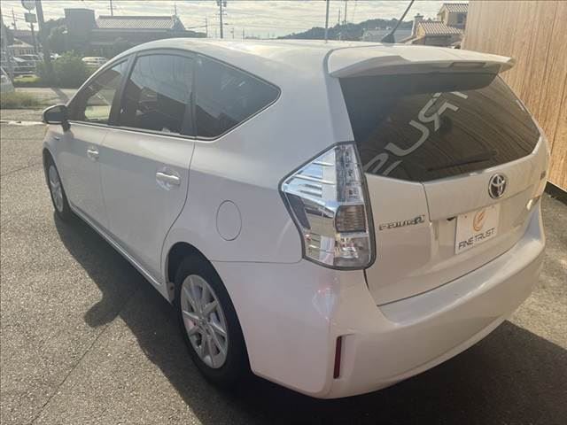 2011 Toyota PRIUS ALPHA 缩略图 19
