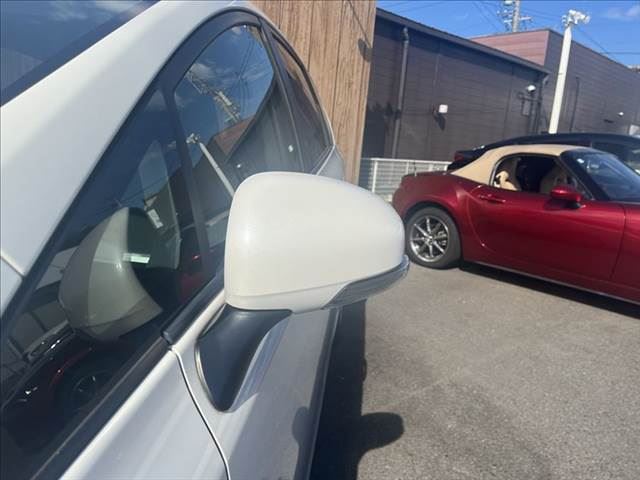 2011 Toyota PRIUS ALPHA 缩略图 25
