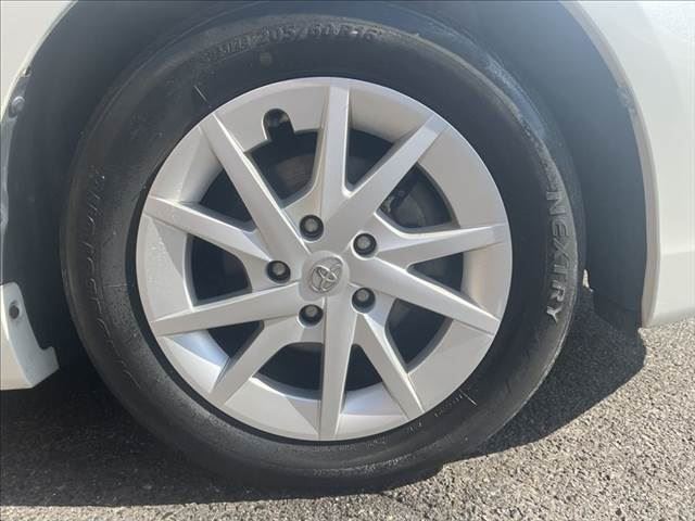 2011 Toyota PRIUS ALPHA 缩略图 27
