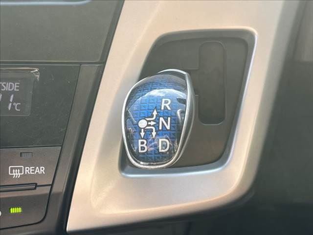 2011 Toyota PRIUS ALPHA 缩略图 36
