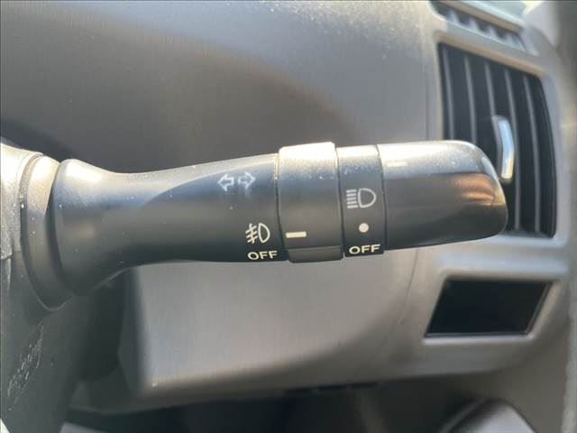 2011 Toyota PRIUS ALPHA 缩略图 40