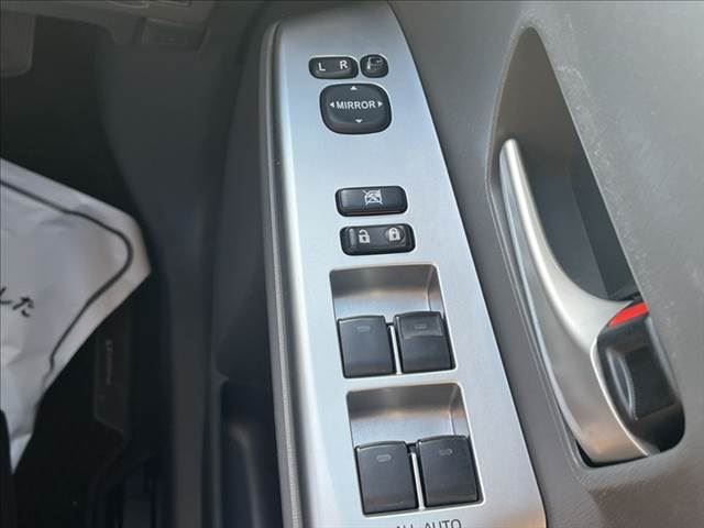 2011 Toyota PRIUS ALPHA 缩略图 42