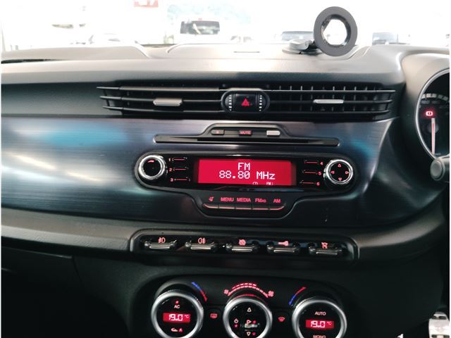 2012 ALFA Romeo GIULIETTA — миниатюра 53