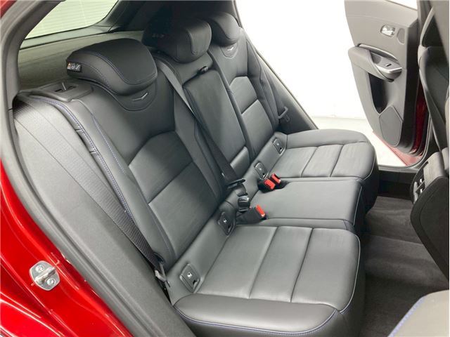 2025 Cadillac XT4 照片 8