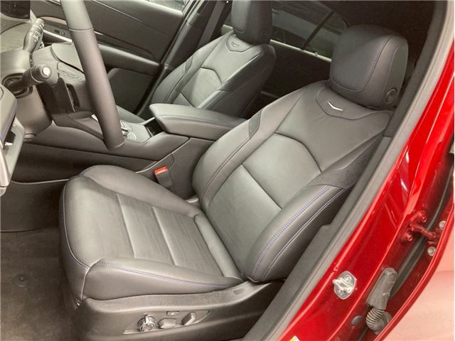 2025 Cadillac XT4 照片 6
