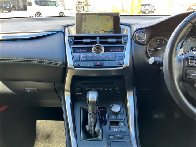 2014 Lexus NX — миниатюра 16