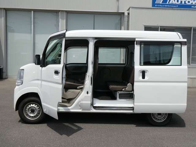 صورة 6 لـ 2017 Nissan NV100CLIPPER RIO