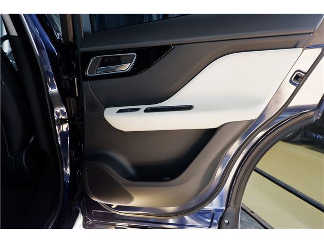 2016 Jaguar F-PACE 缩略图 38