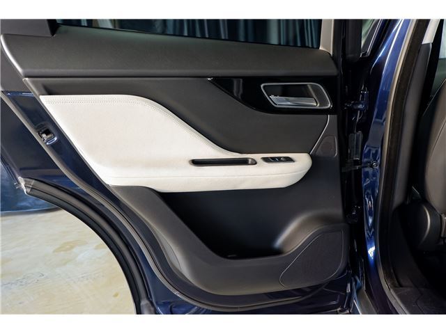 2016 Jaguar F-PACE 缩略图 40