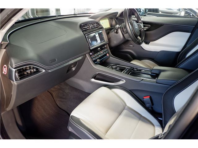 2016 Jaguar F-PACE 缩略图 46