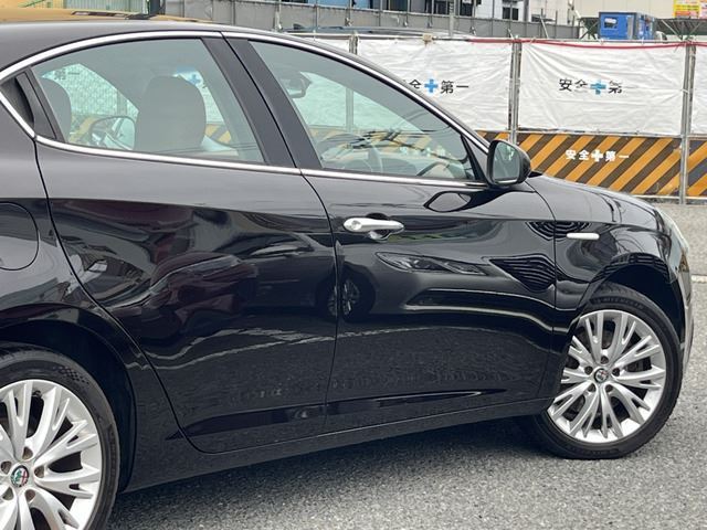 2017 ALFA Romeo GIULIETTA 缩略图 16