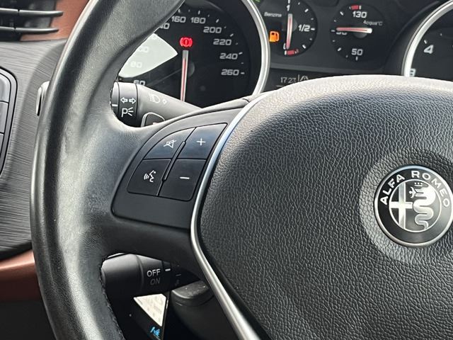 2017 ALFA Romeo GIULIETTA 缩略图 44