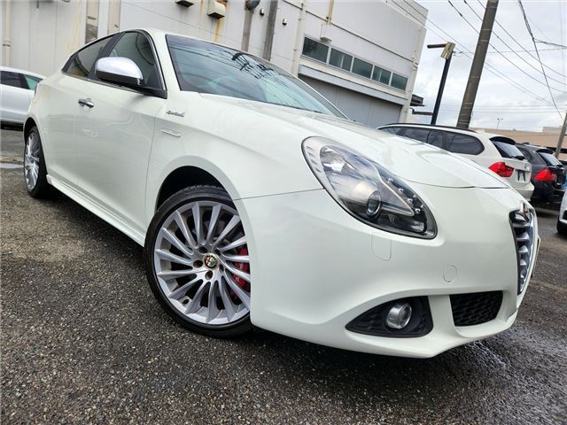 2014 ALFA Romeo GIULIETTA 照片 1