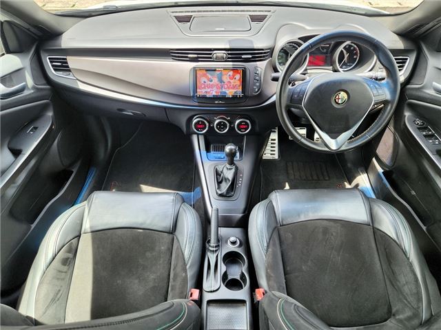 2014 ALFA Romeo GIULIETTA 照片 3