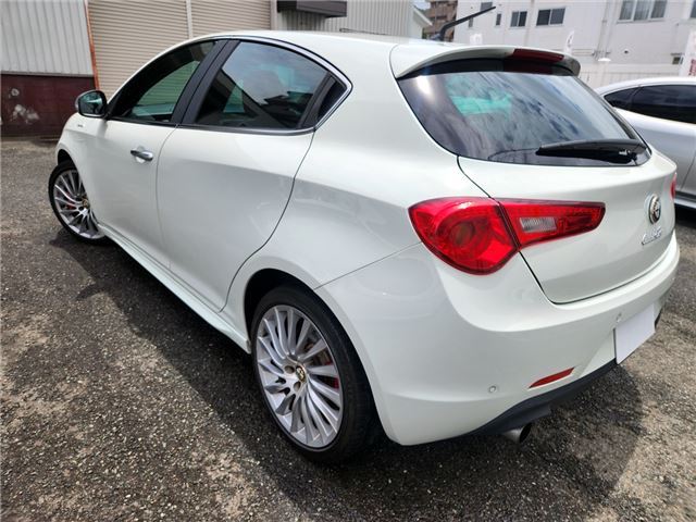 2014 ALFA Romeo GIULIETTA 照片 2