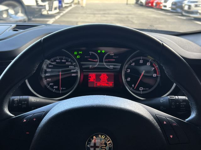 2013 ALFA Romeo GIULIETTA 缩略图 25