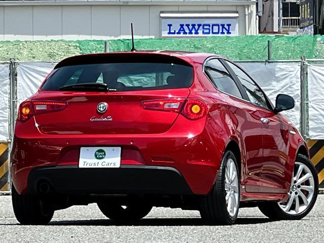2014 ALFA Romeo GIULIETTA 照片 2