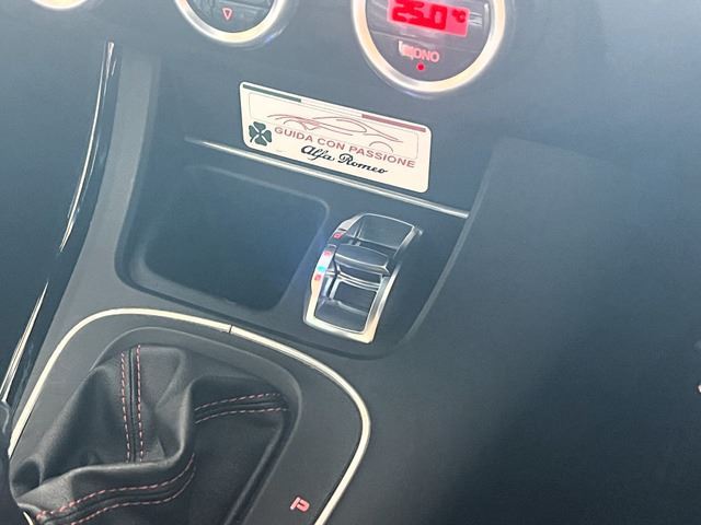 2014 ALFA Romeo GIULIETTA 缩略图 24