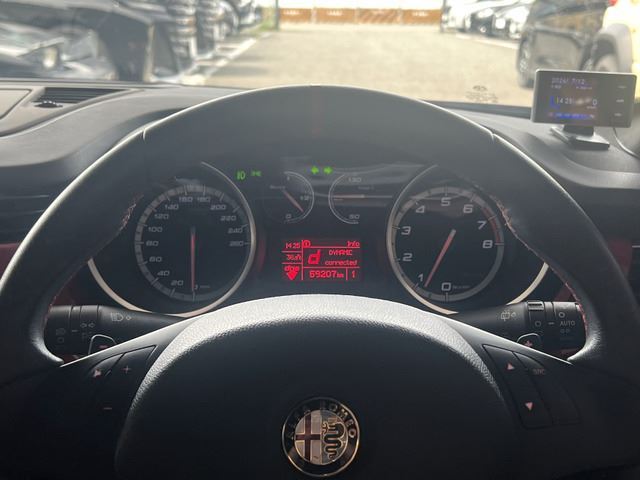 2014 ALFA Romeo GIULIETTA 缩略图 27
