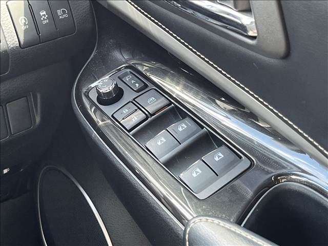 2017 Toyota HARRIER — миниатюра 12
