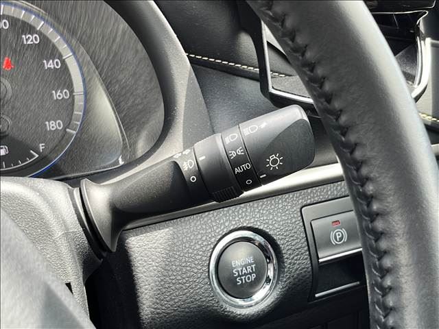 2017 Toyota HARRIER — миниатюра 18
