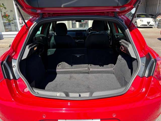 2017 ALFA Romeo GIULIETTA 缩略图 18