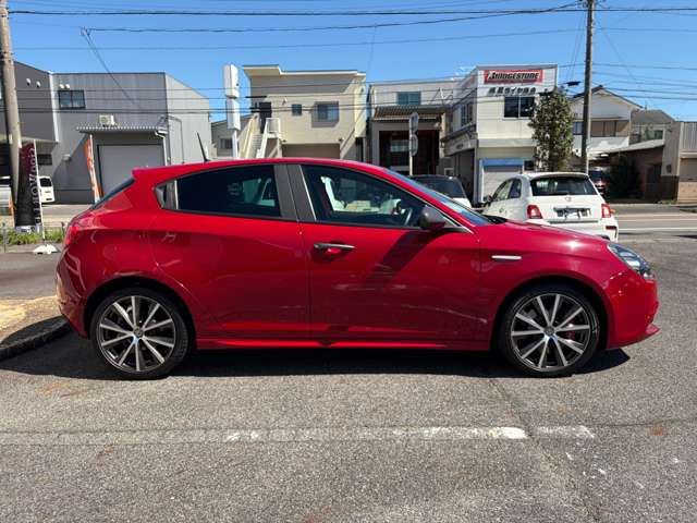 2017 ALFA Romeo GIULIETTA 缩略图 24