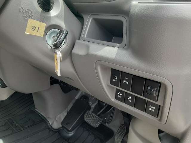 صورة مصغرة 12 لـ 2021 Nissan NV100CLIPPER RIO