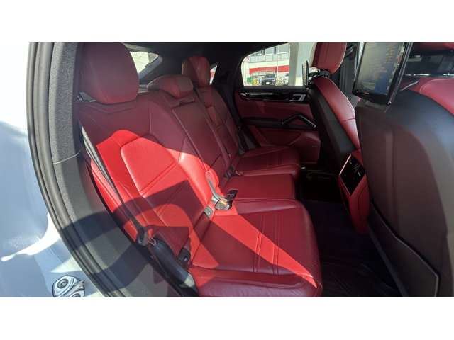 صورة مصغرة 24 لـ 2020 Porsche CAYENNE COUPE