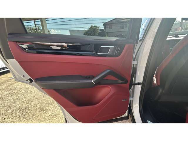صورة مصغرة 33 لـ 2020 Porsche CAYENNE COUPE
