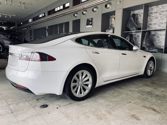 2017 Tesla MODEL S photo 10
