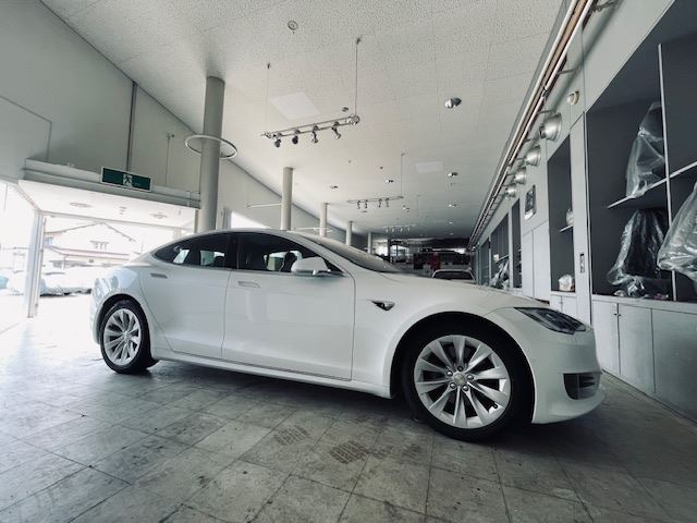 2017 Tesla MODEL S photo 8