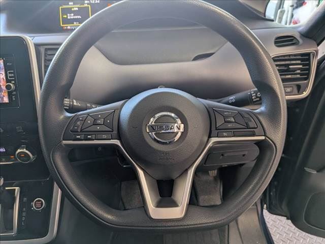 2016 Nissan SERENA 缩略图 12