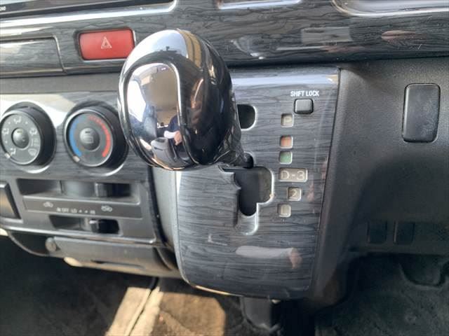 صورة مصغرة 34 لـ 2006 Toyota HIACE