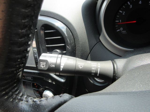 2011 Nissan JUKE — миниатюра 11