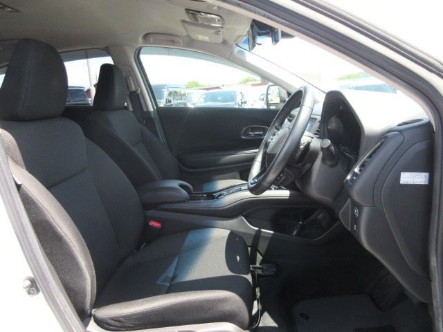صورة 8 لـ 2014 Honda VEZEL