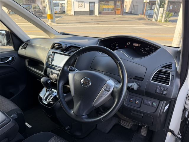 2015 Nissan SERENA 照片 3