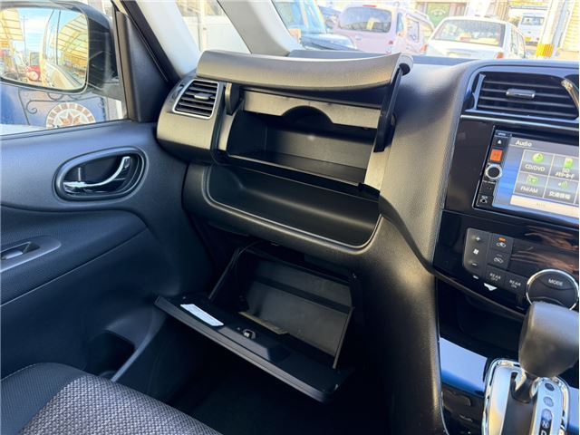 2015 Nissan SERENA 照片 7